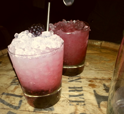 Brambles (fresh blackberries, gin, syrup and lemon) are not on the menu so you'd have to ask for them :)